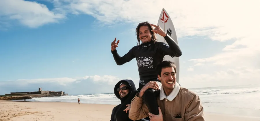 The local surfer from Carcavelos secured the last spot in the heat draw