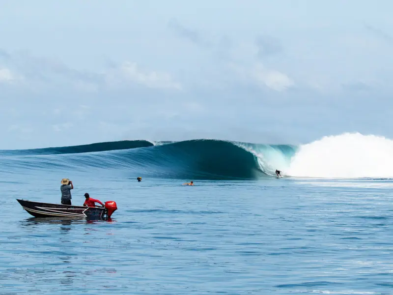 Nova Geração do Capítulo Perfeito powered by Billabong a Caminho da Indonésia Para Uma Competição de Tubos